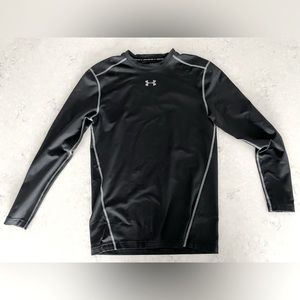 Under Armor compression shirt size XL. Like new.